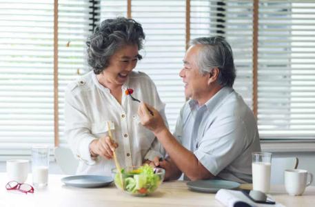 Diet Plan for Older Adults: Important Tips and Considerations