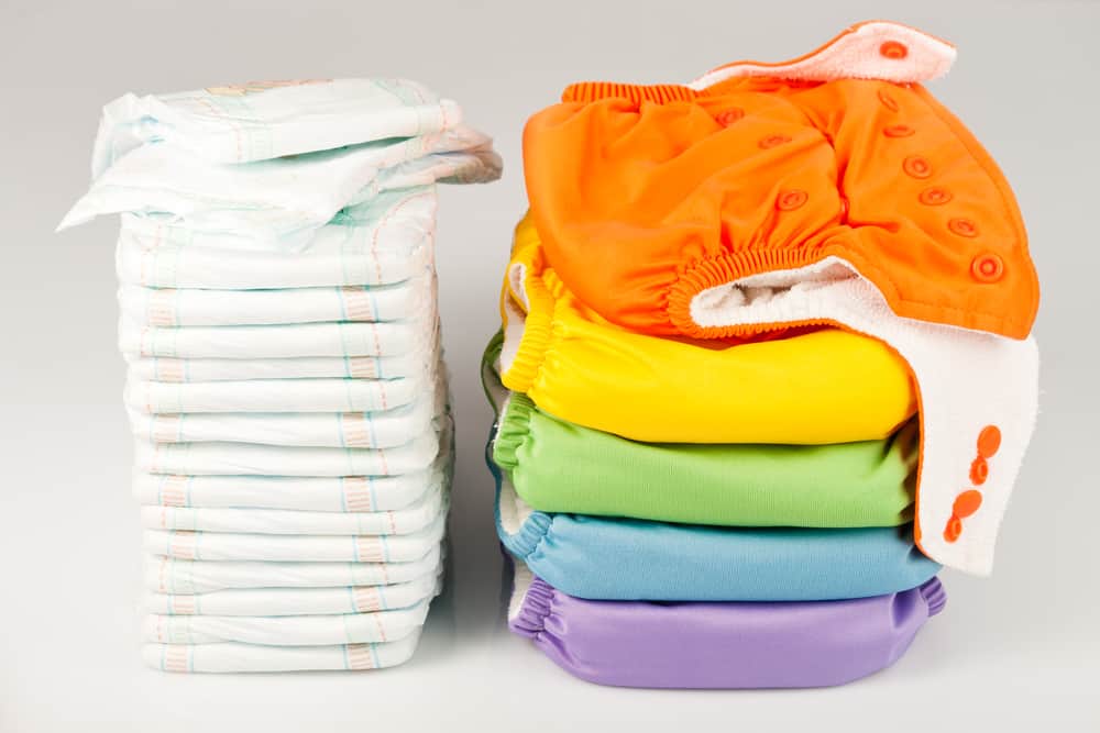 Lampin vs. Diapers: Which is Better for Babies?