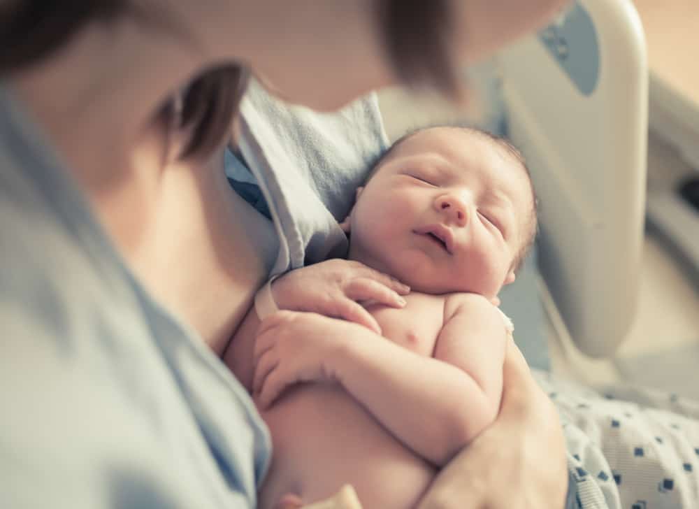 Immediate Newborn Care: What To Do and Things To Avoid