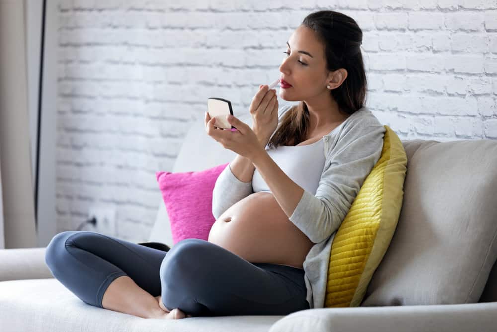What Make-Up Products Are Safe To Use During Pregnancy?