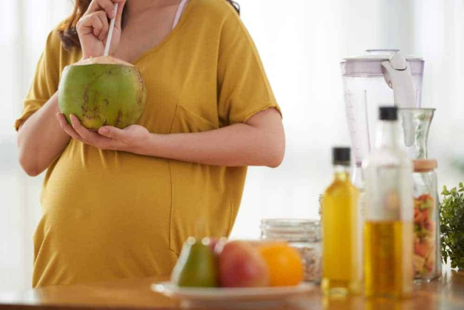 Coconut Water Habang Nagbubuntis: Ligtas Ba Ito?
