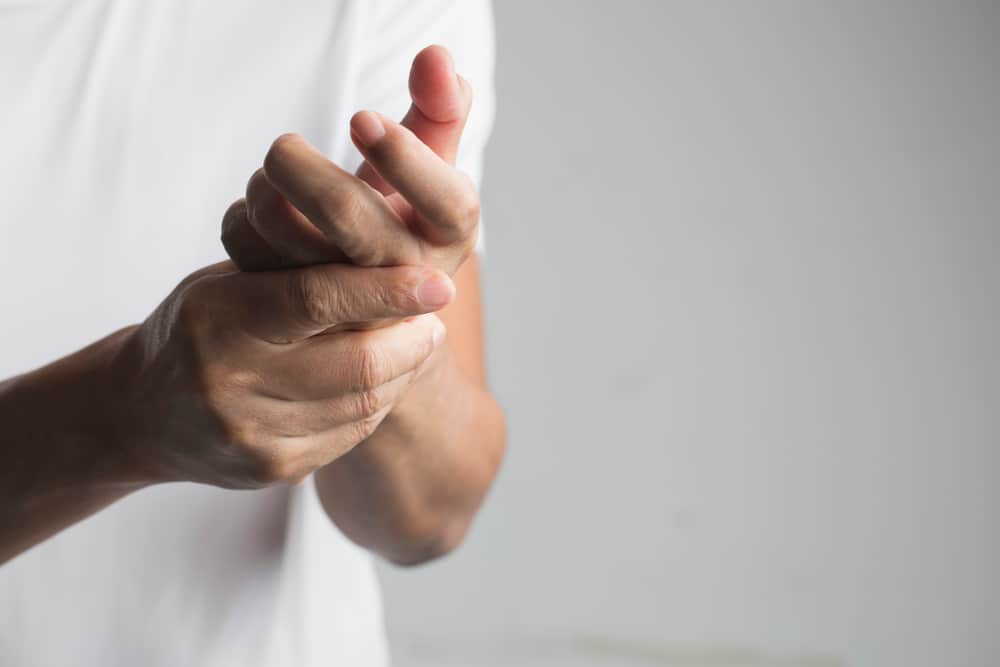 Lamig Sa Katawan At Likod: 6 Questions Answered By a Doctor