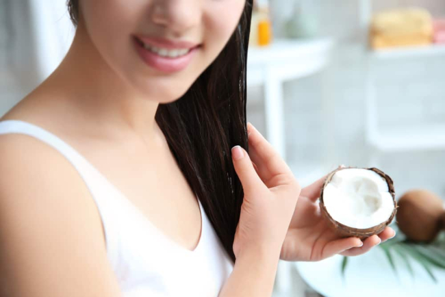 Coconut Oil for Hair: What Are the Benefits?
