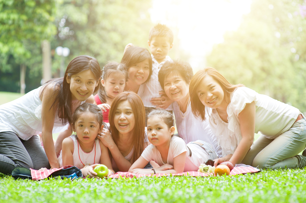 Looking for a Parenting Community? Check Out These 12 Online Groups!