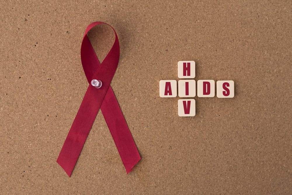 Paano Gumagana Ang Antiretroviral Therapy Para Sa HIV At AIDS?