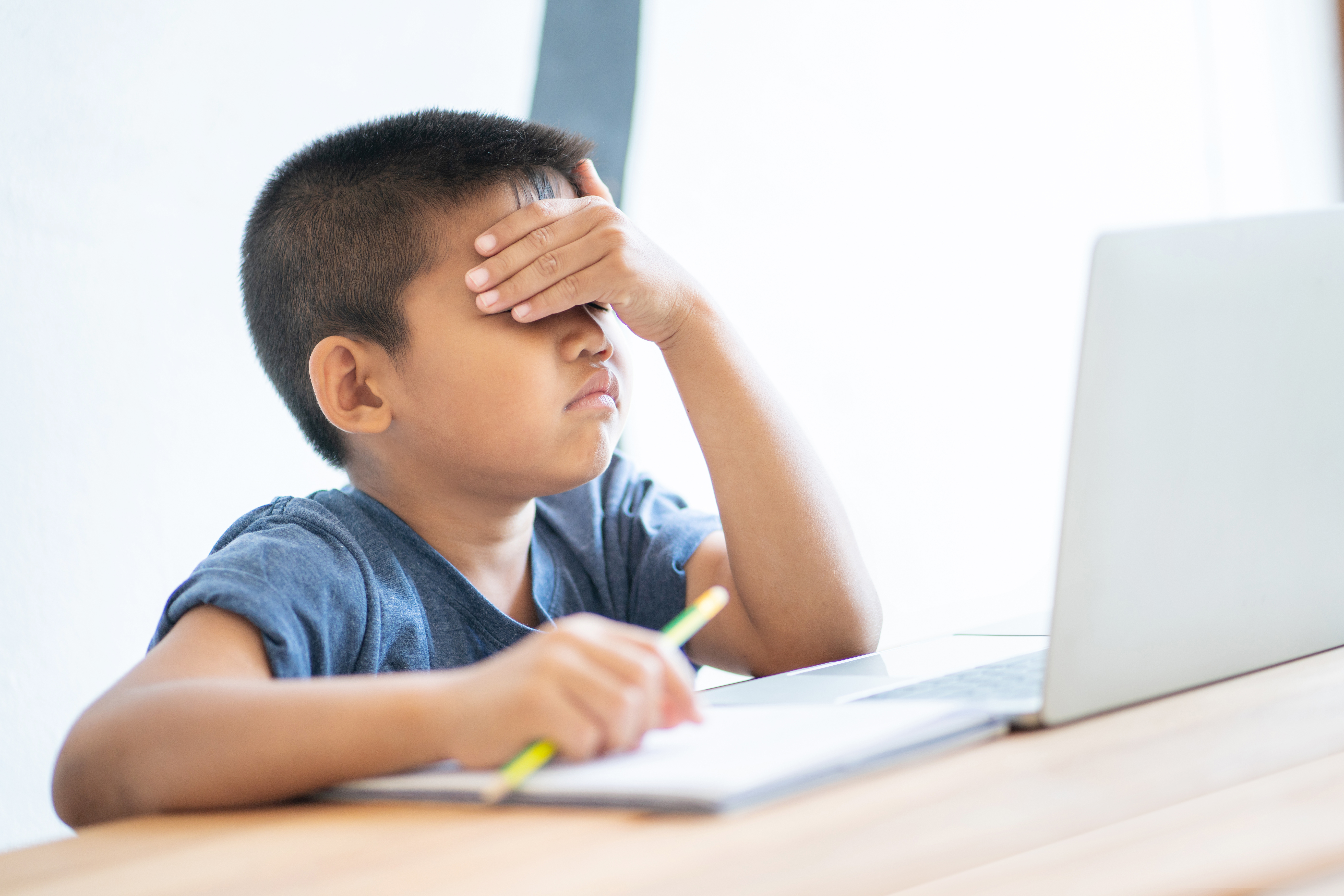 5 Signs of Homeschooling Stress in Kids