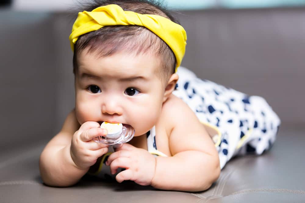 Pacifier para sa Baby: Heto Ang mga Bagay na Dapat Mong Tandaan