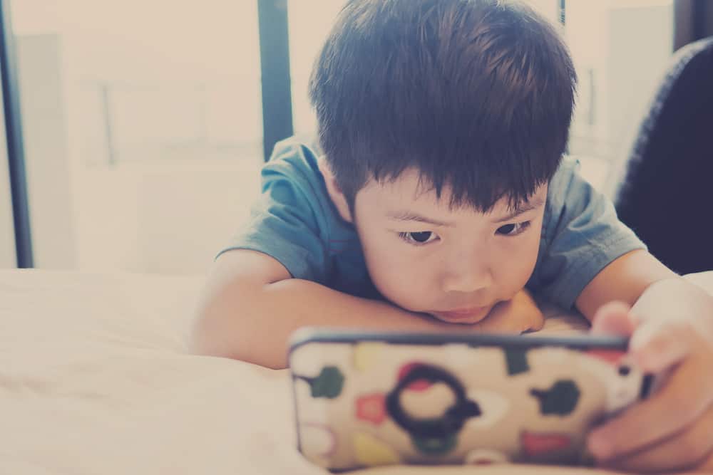 Epekto Ng Sobrang Paggamit Ng Cellphone, Ano Nga Ba?