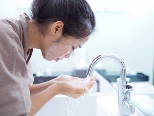 AHA vs BHA: What's Best for Your Skincare Needs?