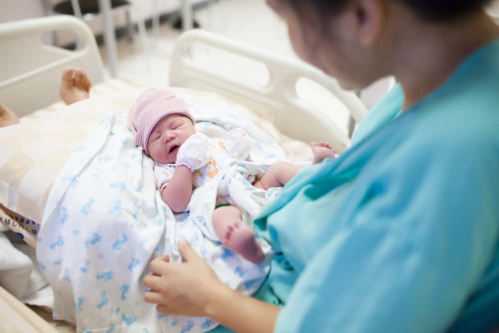 Unang Sanggol Ipinanganak na Mayroong COVID-19 Antibodies