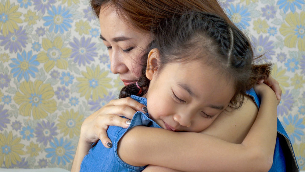 Paano Magbigay Ng Emotional Support Sa Anak, Ayon sa Mga Doktor?