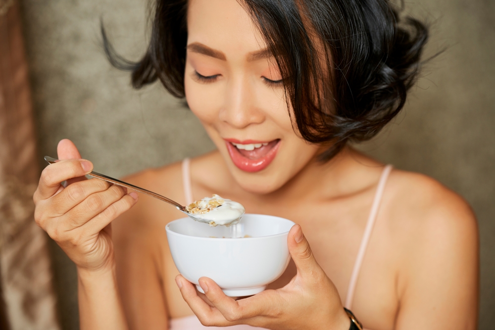 8 Benepisyo Ng Greek Yogurt Sa Kalusugan Ng Isang Tao!