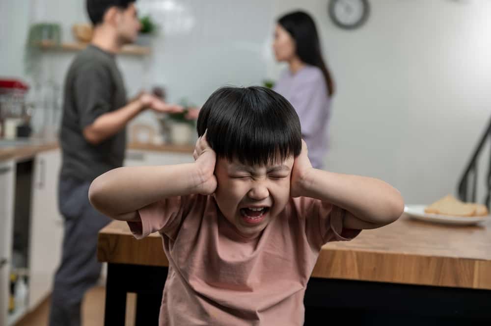 Ano Ang Mga Hindi Dapat Gawin Sa Harap Ng Bata Bilang Magulang?